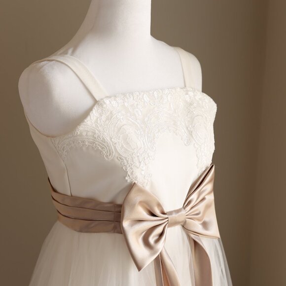 Girls Formal Ivory Tulle Embroidered Lace Champagne Bow Sash Size 14 NWT - Picture 5 of 9